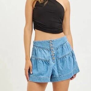 Risen Women’s Light Blue Denim Button-Front Shorts